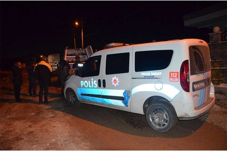 Aydın'ın Didim il&ccedil;esinde, yol kenarında erkek cesedi bulundu. Cesedin 55