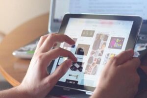 Ölen eşinin iCloud hesabına erişim izni verilmesini istedi. İstinaf Mahkemesi, kadının talebini