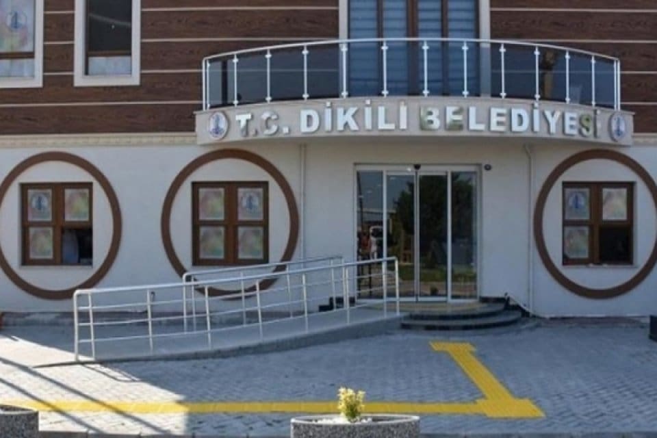 Dikili Belediyesi&rsquo;nde devam eden TİS g&ouml;r&uuml;şmelerinin tıkanması &uuml;zerine a&ccedil;ıklama yapan