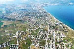 Dikili &Ccedil;andarlı'daki 'konut imarlı' iki arsa, toplam 14 milyon 40