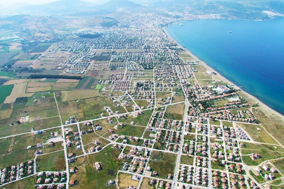 Dikili &Ccedil;andarlı'daki 'konut imarlı' iki arsa, toplam 14 milyon 40