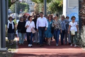Dikili Belediyesi tarafından kadınlar i&ccedil;in "Biz Varız" hattı kuruldu. Sosyal