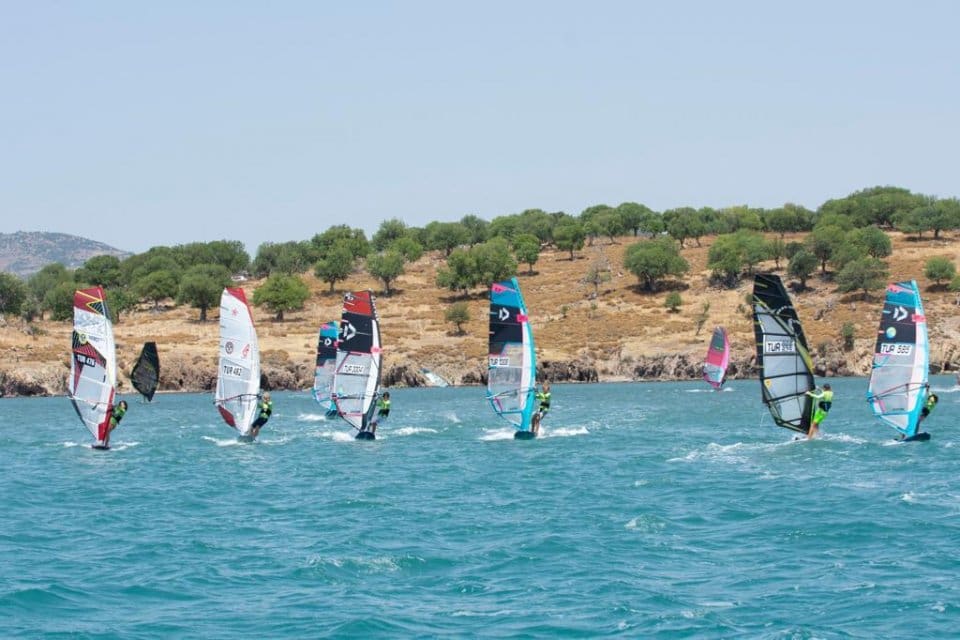 TYF 2021 Funboard Slalom Ligi 1. Ayağı Dikili'de başladı. T&uuml;rkiye
