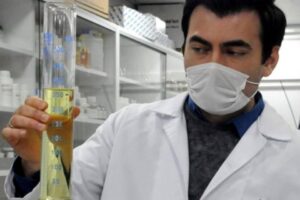 Son bir yıldır herkesin elinden düşmüyor. Kolonya ile ilgili çok