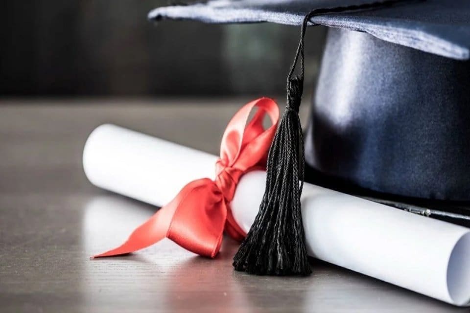 Uzaktan &ouml;ğretim yoluyla alınmış mezuniyet belgeleri ve diplomalara denklik işlemi
