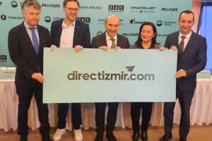 Direct İzmir’in lansman toplantısında konuşan İzmir Büyükşehir Belediye Başkanı Tunç