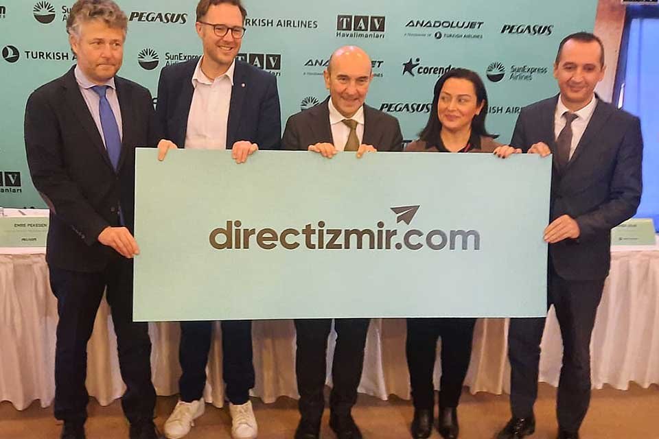 Direct İzmir’in lansman toplantısında konuşan İzmir Büyükşehir Belediye Başkanı Tunç