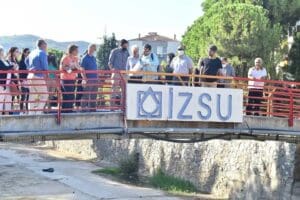 İzmir B&uuml;y&uuml;kşehir Belediye Başkanı Tun&ccedil; Soyer'in afetlere karşı diren&ccedil;li kent