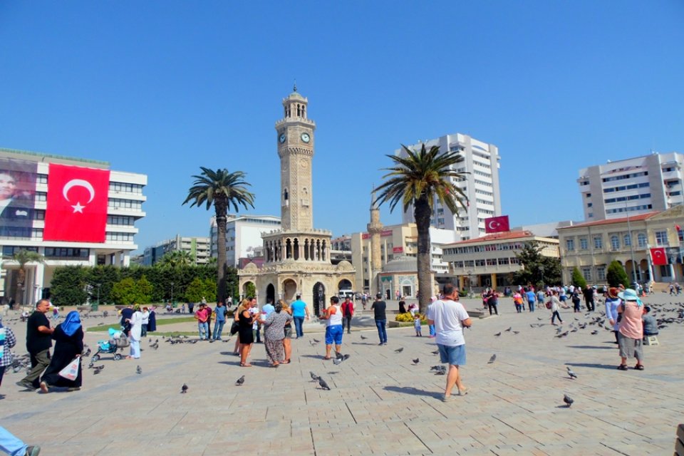 Bug&uuml;n hava nasıl olacak?&nbsp;İzmir'de yağış bekleniyor mu? Meteoroloji Genel M&uuml;d&uuml;rl&uuml;ğ&uuml;