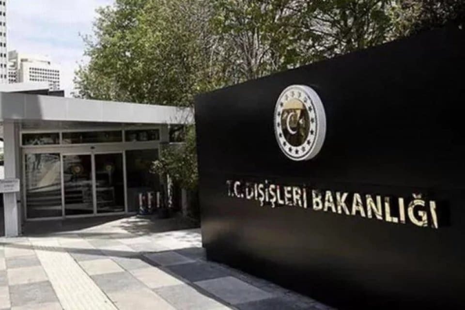 Dışişleri Bakanlığı'ndan yapılan a&ccedil;ıklamada, "S&uuml;leymaniye&rsquo;de PKK ter&ouml;r &ouml;rg&uuml;t&uuml;n&uuml;n faaliyetlerinin yoğunlaşması,