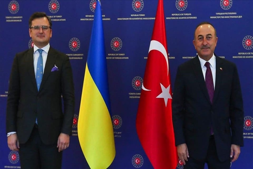 Son dakika… Dışişleri Bakanı Mevl&uuml;t &Ccedil;avuşoğlu, Ukrayna'nın bazı şehirlerine y&ouml;nelik