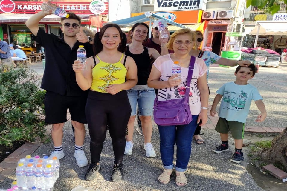 İzmir'de kronik b&ouml;brek yetmezliği nedeniyle diyalize giren 24 yaşındaki Dilek