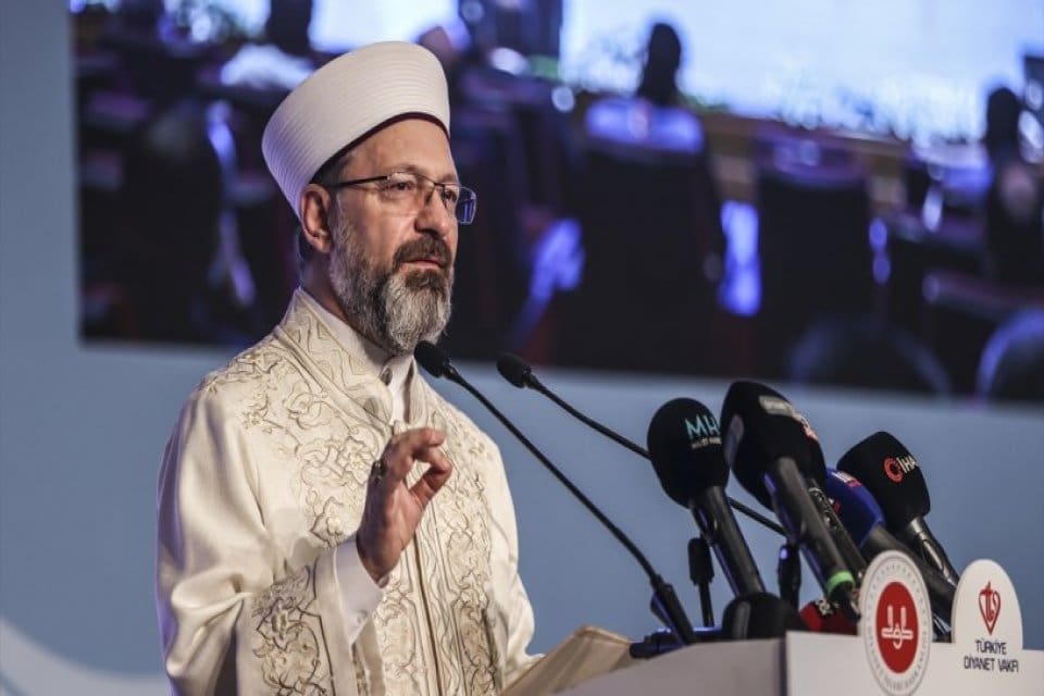 Diyanet İşleri Başkanı Ali Erbaş, tepkiler nedeniyle halen eski başkan