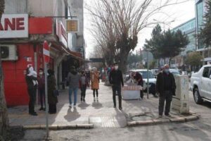 Diyarbakır'da, Valilik ve Kaymakamlık izni dışındaki her türlü açık ve kapalı
