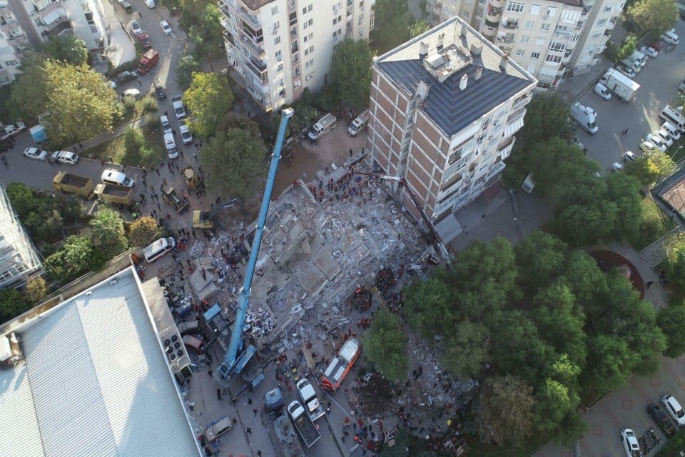 İzmir'de, 30 Ekim 2020'de meydana gelen 6.6 b&uuml;y&uuml;kl&uuml;ğ&uuml;ndeki depremde 15