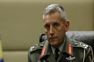 Yunan Genelkurmay Başkanı Floros, T&uuml;rkiye&rsquo;ye y&ouml;nelik hadsiz a&ccedil;ıklamalarda bulundu. T&uuml;rkiye&rsquo;nin