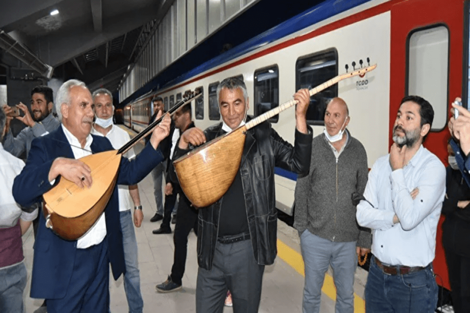 T&uuml;rkiye Cumhuriyeti Devlet Demiryolları (TCDD) Taşımacılık AŞ'nin en uzun rotalarından