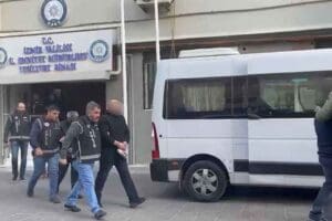 İZMİR'de k&ouml;m&uuml;r satışı adı altında vatandaşlara y&uuml;ksek faizle bor&ccedil; verip,