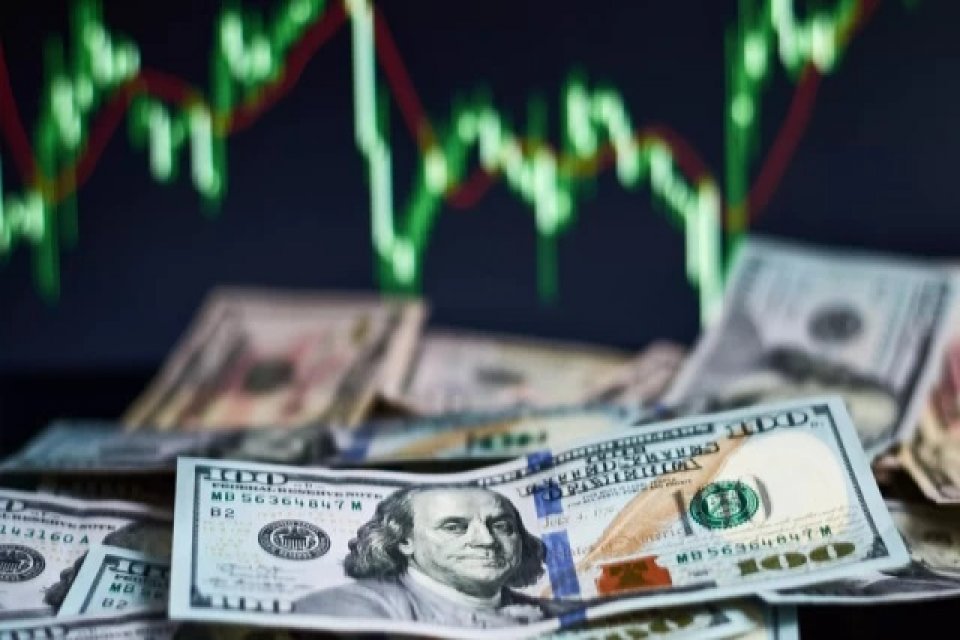 T&uuml;rk lirası d&ouml;viz kuru karşısında değer kaybetmeye devam ederken; dolar