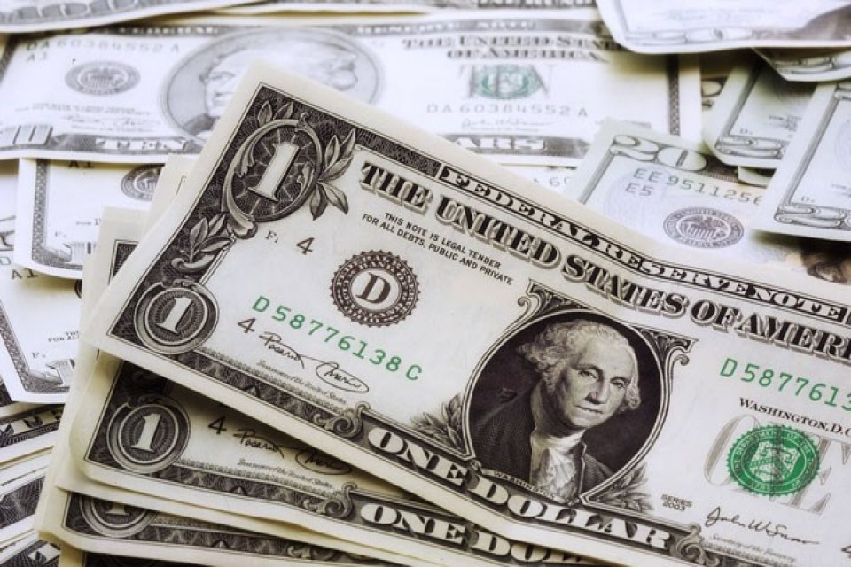 Dolar/TL, 19,69 seviyesinden işlem görüyor. Dolar kurunun önceki kapanışı 19,65