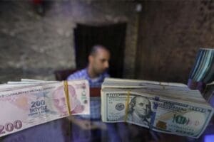 Y&uuml;ksek enflasyon, y&uuml;ksek cari a&ccedil;ık ve d&uuml;ş&uuml;k rezerve rağmen uygulanan