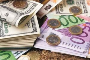 Dolar TL'de yatay seyir bug&uuml;n 18.78'e yakın seviyeler ile devam