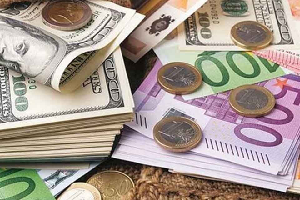 Dolar TL'de yatay seyir bug&uuml;n 18.78'e yakın seviyeler ile devam