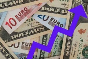 Euro/TL, 20,56 seviyesine &ccedil;ıkarak yeni rekor kırdı. &Ouml;nceki kapanışı 20,51