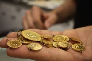 Yatırımcılar Fed Başkanı Powell'ın ABD Kongresi'nde enflasyon ve resesyonla ilgili