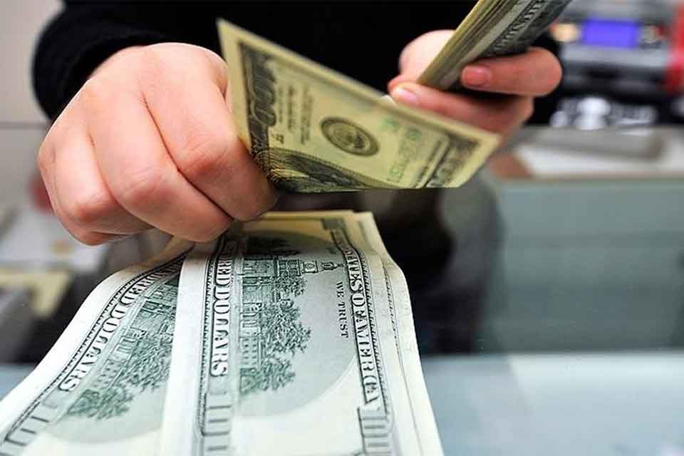 Uluslararası kurum ve kuruluşların resesyon uyarıları giderek derinleşirken, Dolar/TL, enflasyon