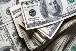 Ekonomist Remzi &Ouml;zdemir, bu ay sonu itibarıyla dolar kıtlığı yaşanacağını