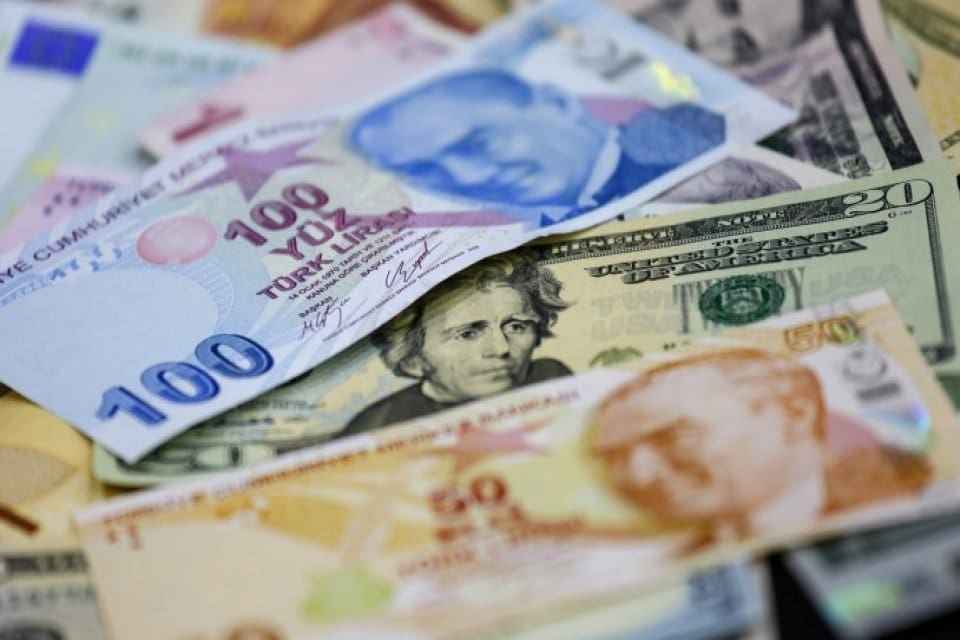 T&uuml;rkiye Cumhuriyet Merkez Bankası'nın faiz kararı sonrası dolar/TL kuru sert