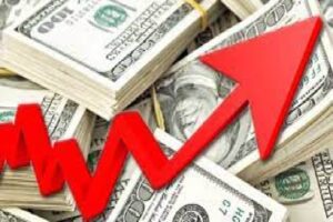 Dolar/TL bug&uuml;n 17,90'ı aşarak 2022 yılının yeni zirvesini g&ouml;rd&uuml;. Kur