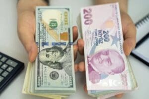 D&ouml;viz borcu olan şirketlere yabancı para cinsi mevduatlarını en az
