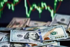 D&ouml;viz kurları haftanın son işlem g&uuml;n&uuml;ne yatay seyirde başladı Dolar