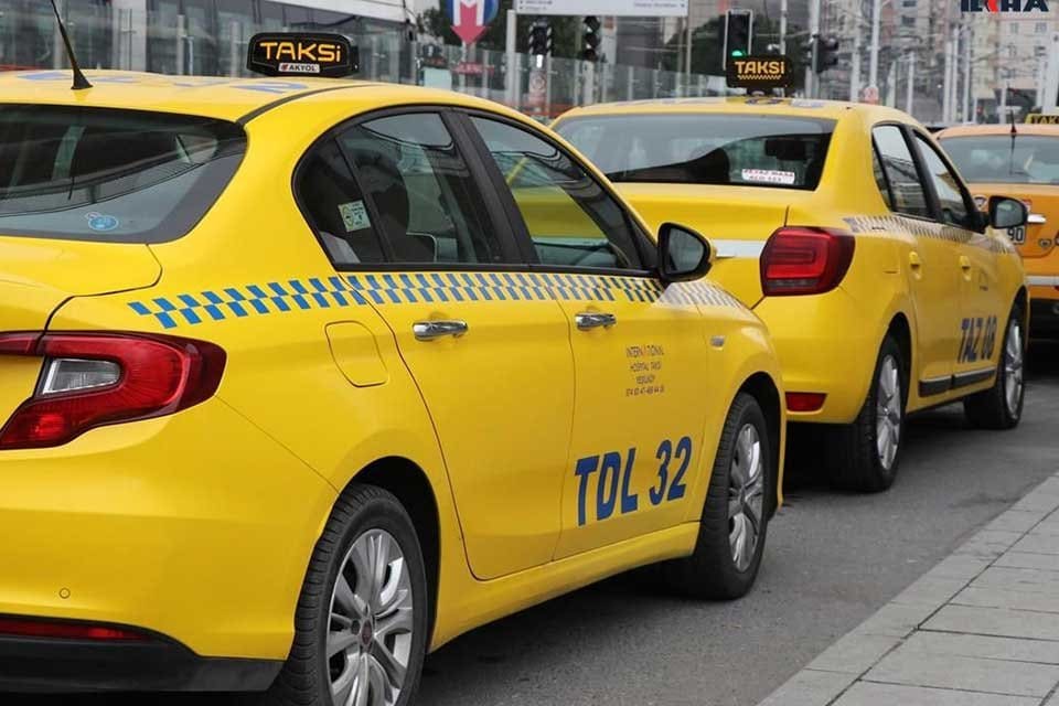 Artan d&ouml;viz kuru ile birlikte sıfır otomobil fiyatlarının da katlandığına
