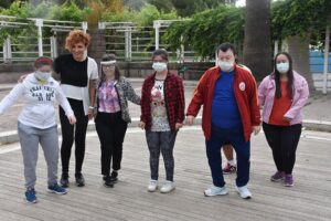 İzmir'de down sendromluların sosyal hayata katılması amacıyla gerçekleştirilen proje kapsamında