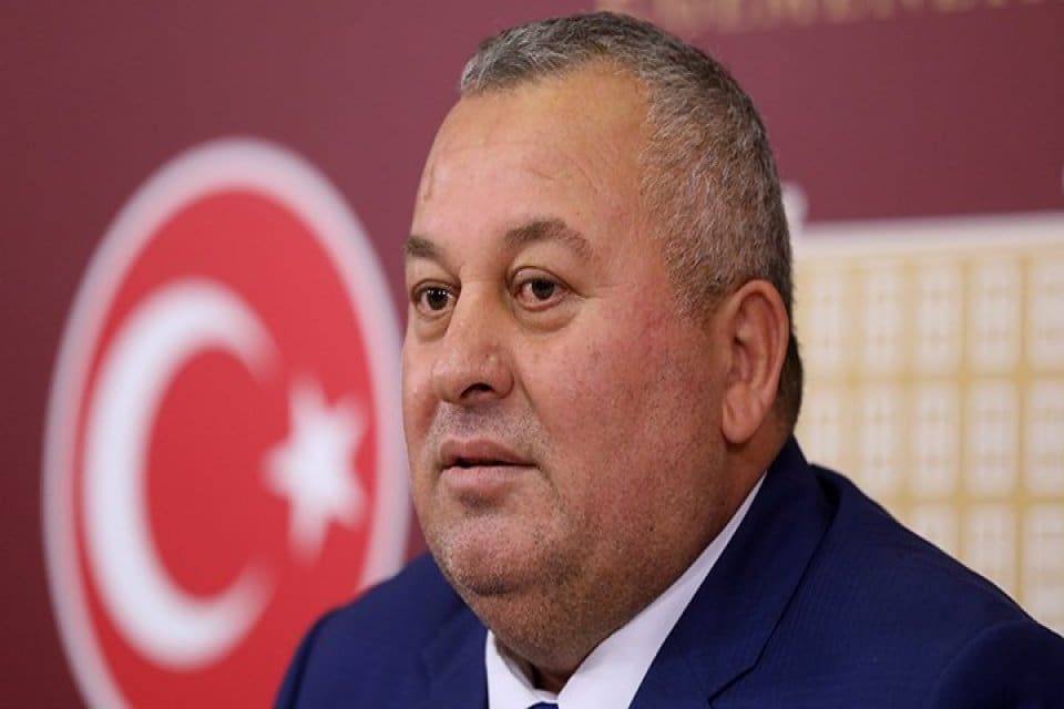 Gazeteci Latif Şimşek televizyon programında kendisini d&ouml;vd&uuml;ğ&uuml; gerek&ccedil;esiyle DP Ordu