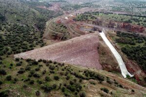 Aliağalı üreticilerin sabırsızlıkla beklediği Kalabak Barajı’nın gövde dolgusu tamamlandı. Tarım
