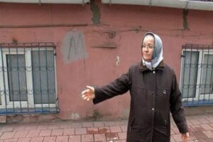 Fatih'te 4 kadın, 'dua etmeye geldik' diyerek girdikleri evdeki kadını