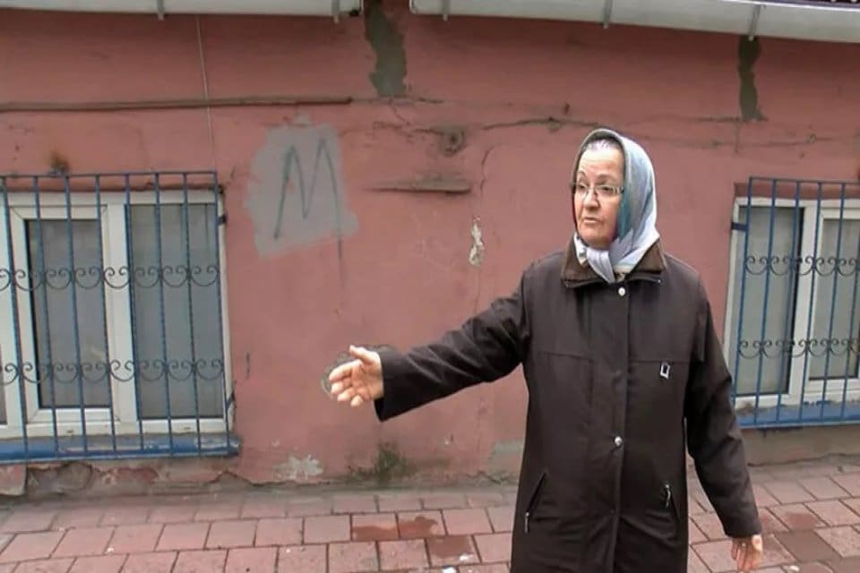 Fatih'te 4 kadın, 'dua etmeye geldik' diyerek girdikleri evdeki kadını