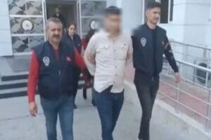 Mersin'de &Ccedil;.A.'nın ehliyetini &ccedil;alıp, 'dubl&ouml;r' y&ouml;ntemi ile adına telefon hattı
