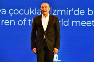 İzmir Büyükşehir Belediyesi tarafından 23 Nisan etkinlikleri kapsamında düzenlenen İzmir
