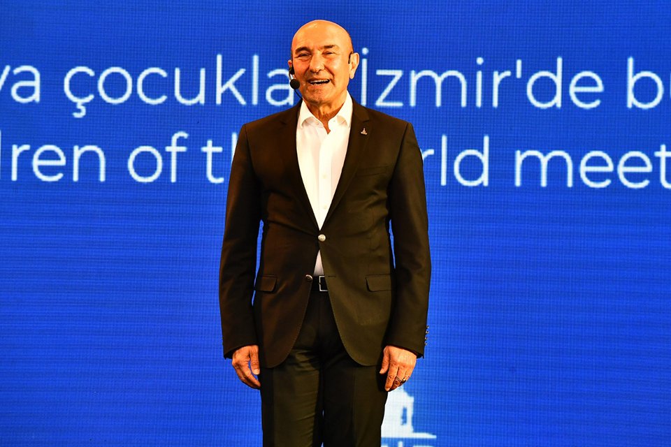 İzmir Büyükşehir Belediyesi tarafından 23 Nisan etkinlikleri kapsamında düzenlenen İzmir