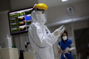 D&uuml;nya genelinde Kovid-19'a yakalandıktan sonra sağlığına kavuşanların sayısı 170 milyonu