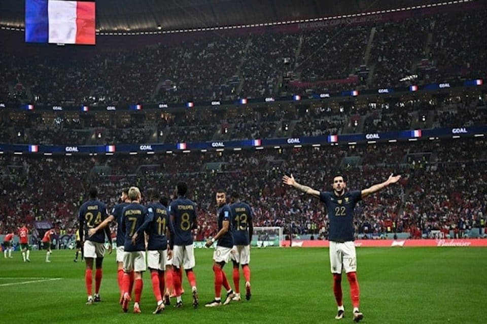 D&uuml;nya Kupası yarı finalinde Fas'ı 2-0'la ge&ccedil;en Fransa finalde Arjantin'in