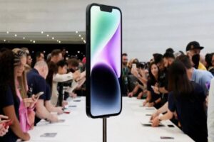 ABD'li teknoloji ve yazılım şirketi Apple, yeni iPhone serisini önceki