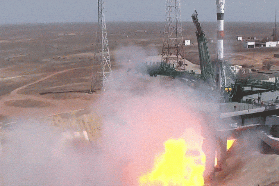 NASA astronotu Mark Vande Hel ile Rus kozmonotlar Oleg Novitskly