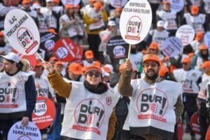 T&uuml;rk Eczacıları Birliğince (TEB) d&uuml;zenlenen "B&uuml;y&uuml;k Eczacı Mitingi"nde, eczacıların sorunlarının