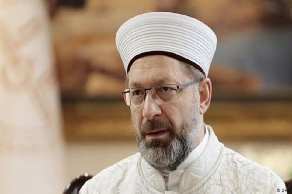 Ge&ccedil;tiğimiz g&uuml;nlerde koronavir&uuml;se yakalanan Diyanet İşleri Ali Erbaş'ın durumunun ağırlaştığı